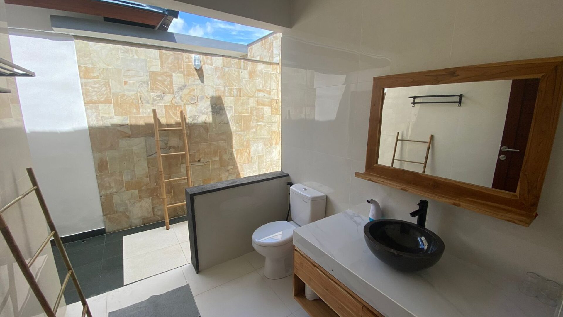 Room A Twin Room with 2 Single Beds or Superking